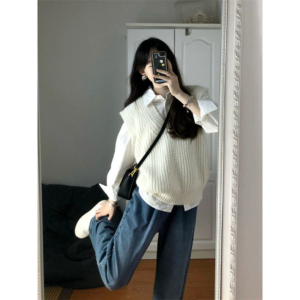 1 春秋白色V領寬鬆針織馬甲|設計感疊穿款毛衣背心|女裝新款