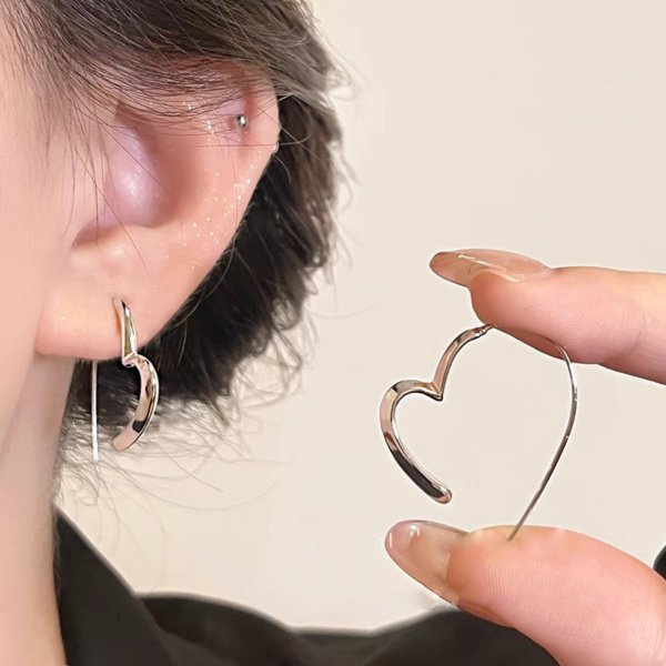 螢河FFR｜925銀電鍍中空愛心耳環（MY31183）