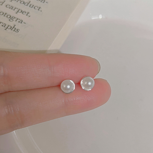 螢河FFR｜925銀電鍍極簡小珍珠耳釘（MY31865）