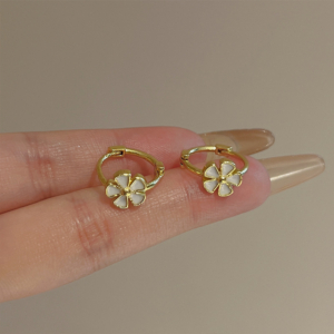 34927 螢河FFR|925銀電鍍奶白花瓣小圓圈耳環(MY34927)